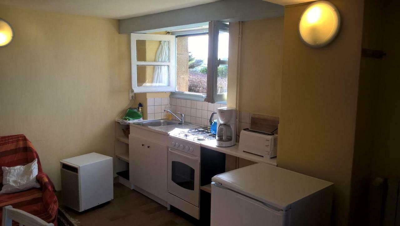 Studio Apartment Plomodiern Exterior photo